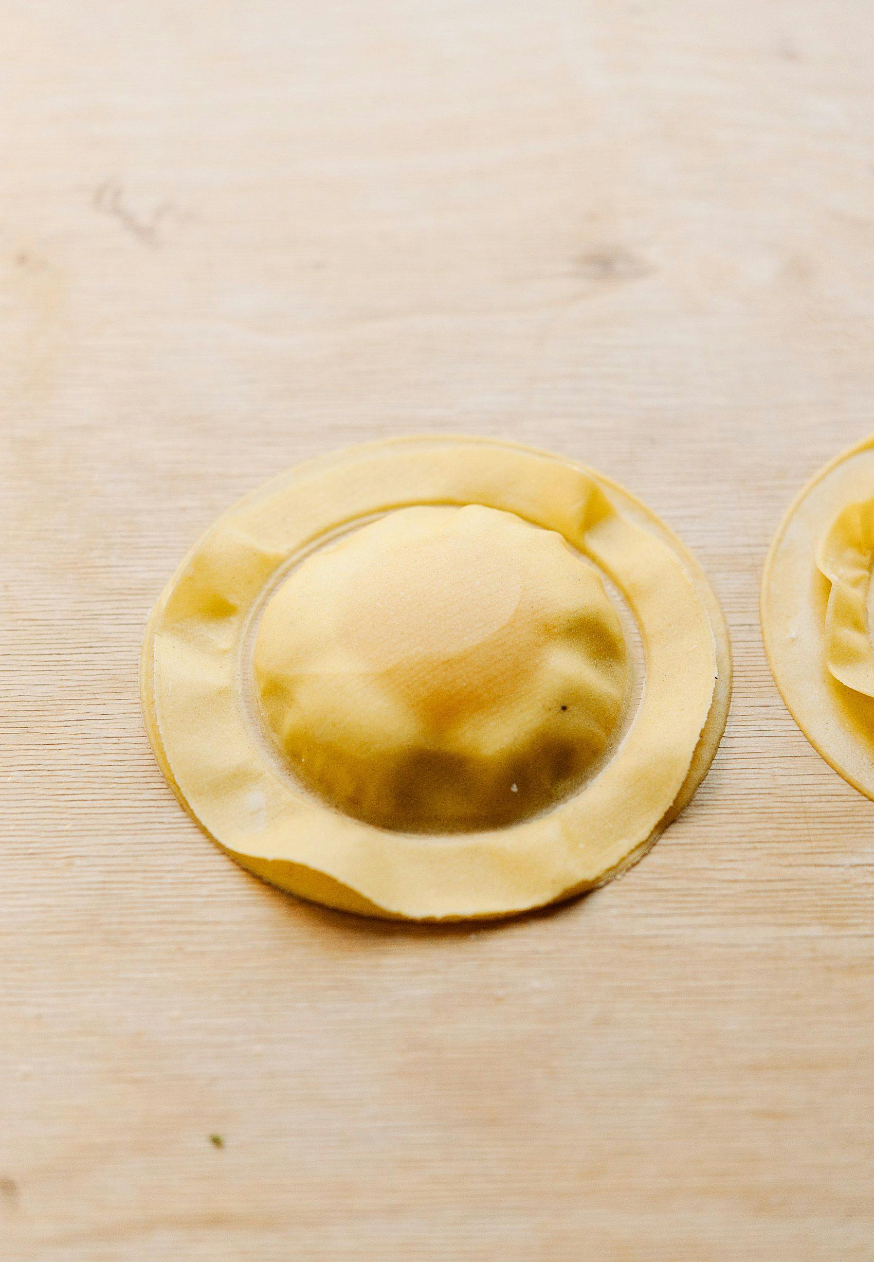 Ready filled raviolo